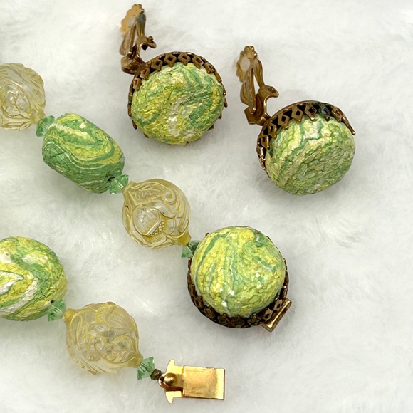 Vintage Originals by Robert Key Lime Swirl Art Beads Necklace Clip On Earrings - Picture 8 of 16